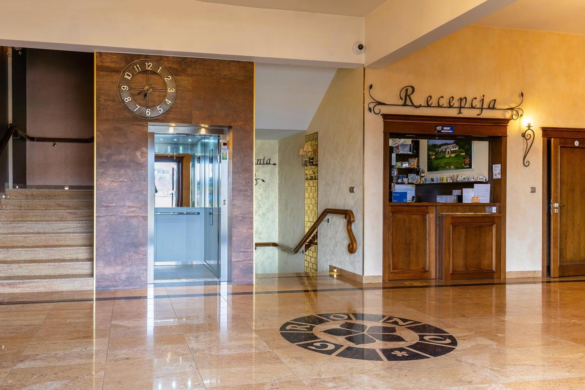 Zlota Jesien Restauracja I Noclegi Nad Jeziorem Kartuzy Luaran gambar