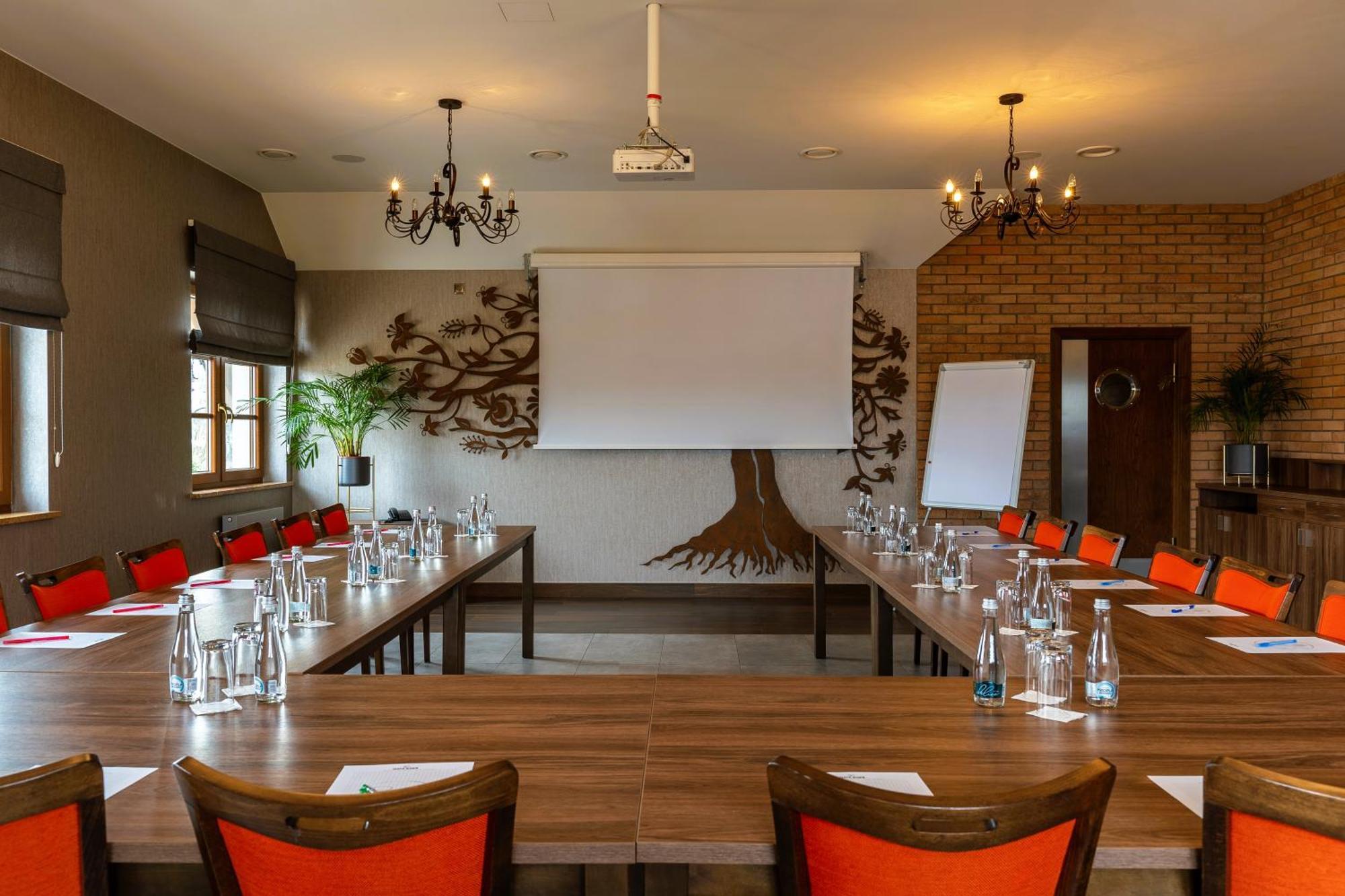 Zlota Jesien Restauracja I Noclegi Nad Jeziorem Kartuzy Luaran gambar