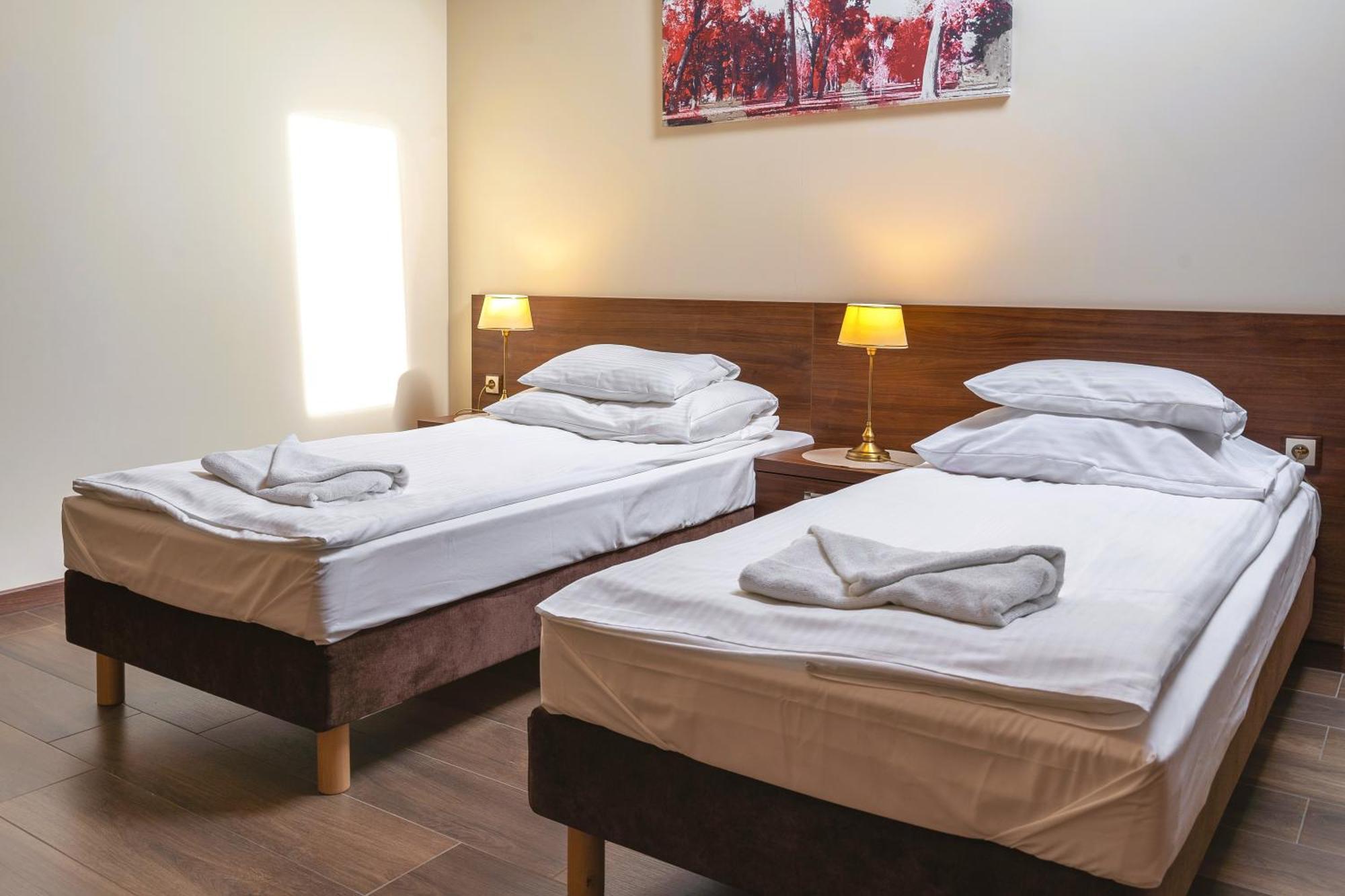 Zlota Jesien Restauracja I Noclegi Nad Jeziorem Kartuzy Luaran gambar